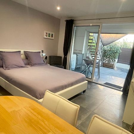 Plage A 400 M Studio Tout Confort Terrasse Clim Parking Hyères Eksteriør bilde