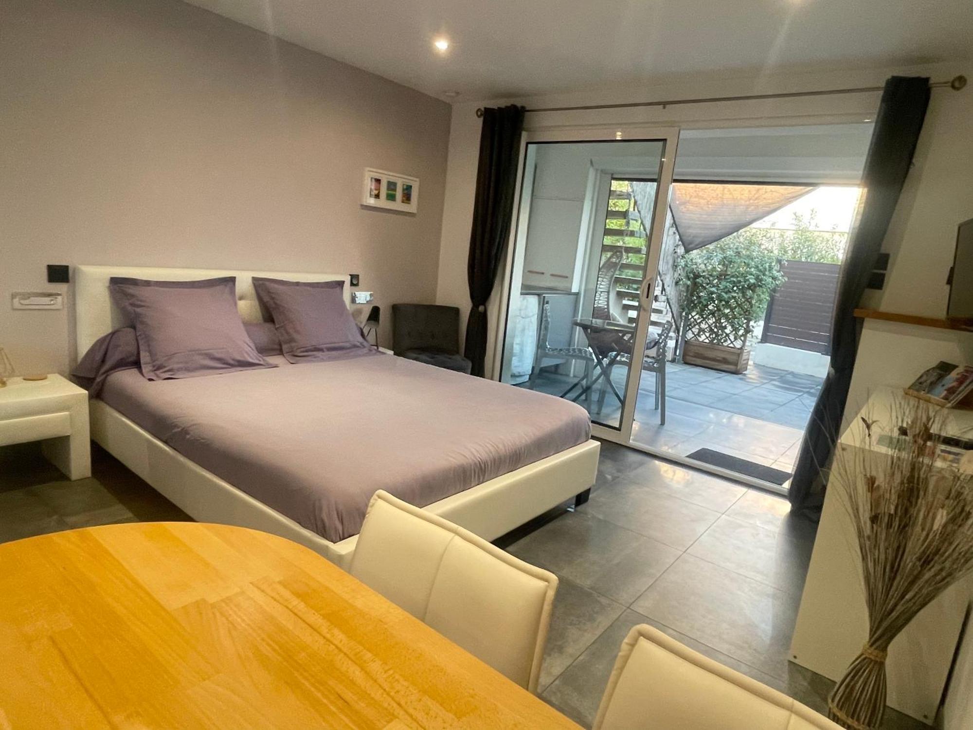 Plage A 400 M Studio Tout Confort Terrasse Clim Parking Hyères Eksteriør bilde