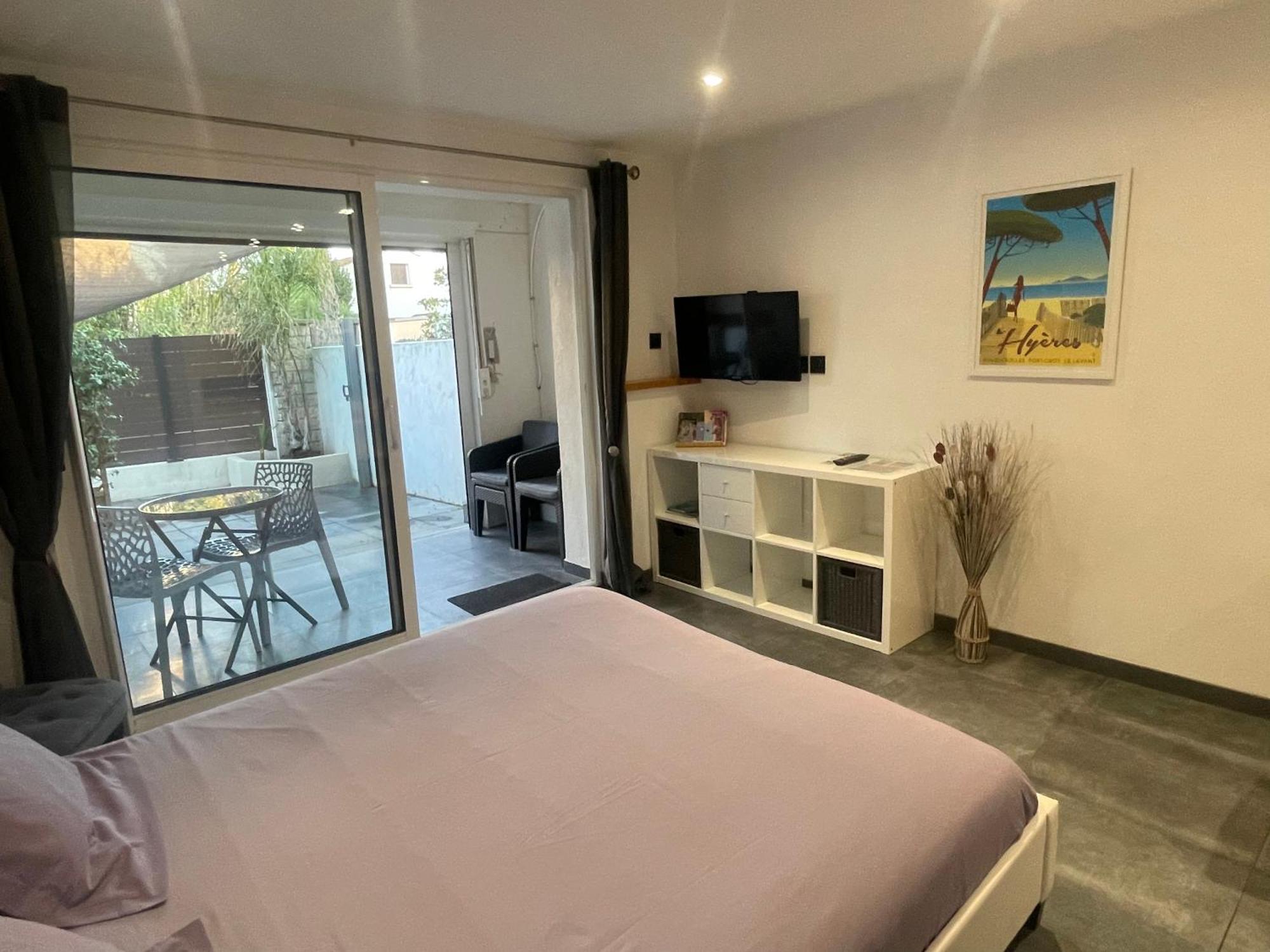 Plage A 400 M Studio Tout Confort Terrasse Clim Parking Hyères Eksteriør bilde
